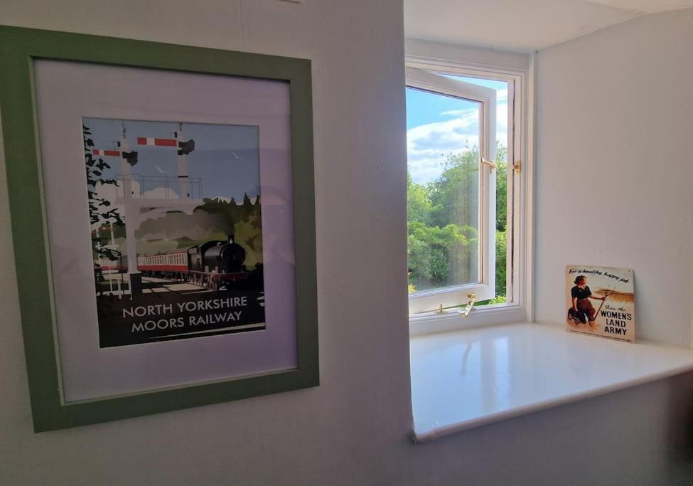 Black Cat Cottage - Central Pickering Grade 2 Listed Cottage ภายนอก รูปภาพ